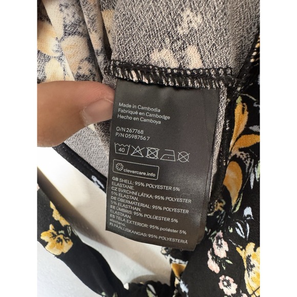 H&M Divided Floral Crop Top Size S Black Yellow V-Neck Short Sleeve Tie Front S - Picture 5 of 8